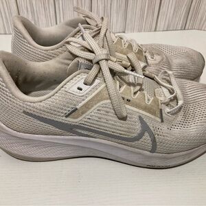 Nike Air Zoom Women's White and Gray Running Shoes Pegasus 40